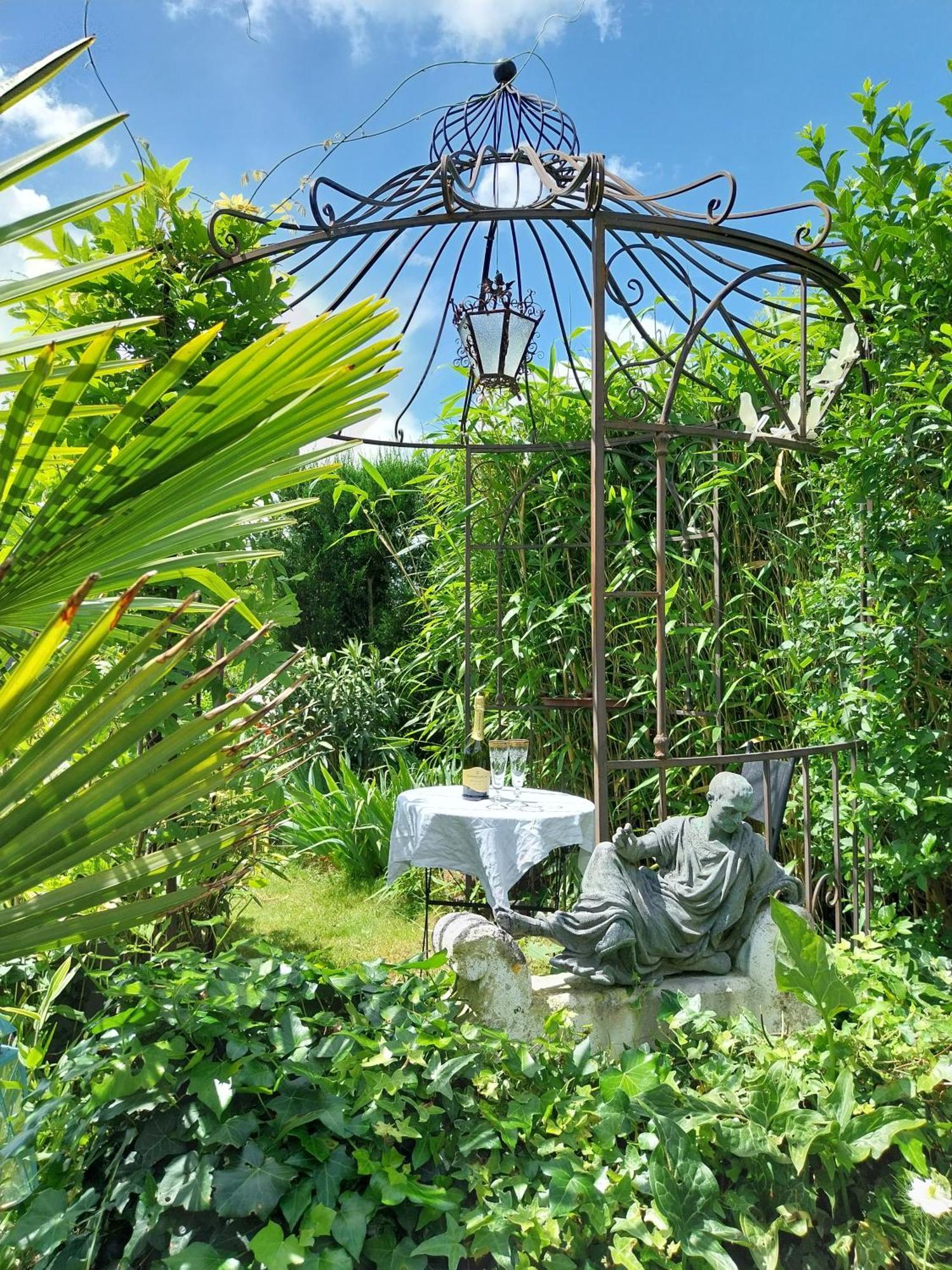 Hotel Le Griffon 1855 à Saint-Laurent-Des-Autels Extérieur photo