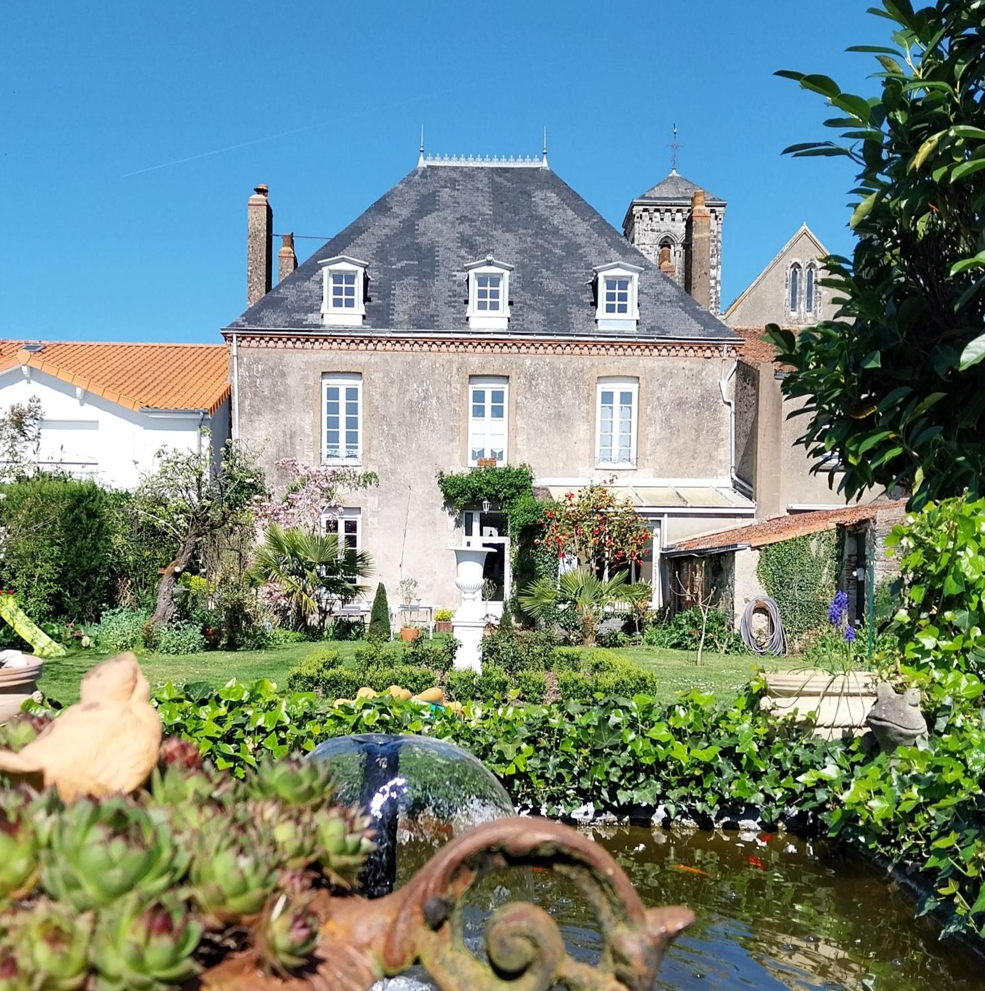 Hotel Le Griffon 1855 à Saint-Laurent-Des-Autels Extérieur photo